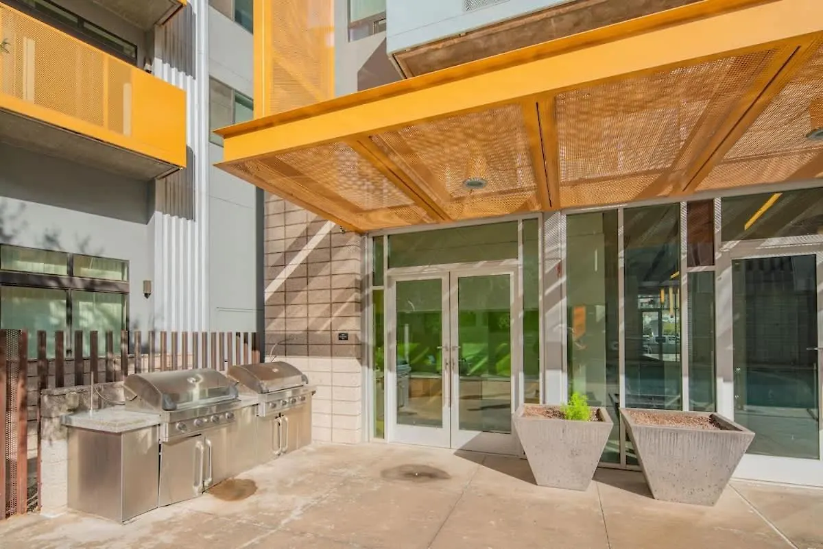 Appartement Modern 2Bd - Cdt - Gym, Pool, Parking - Sleep 8 à Phoenix