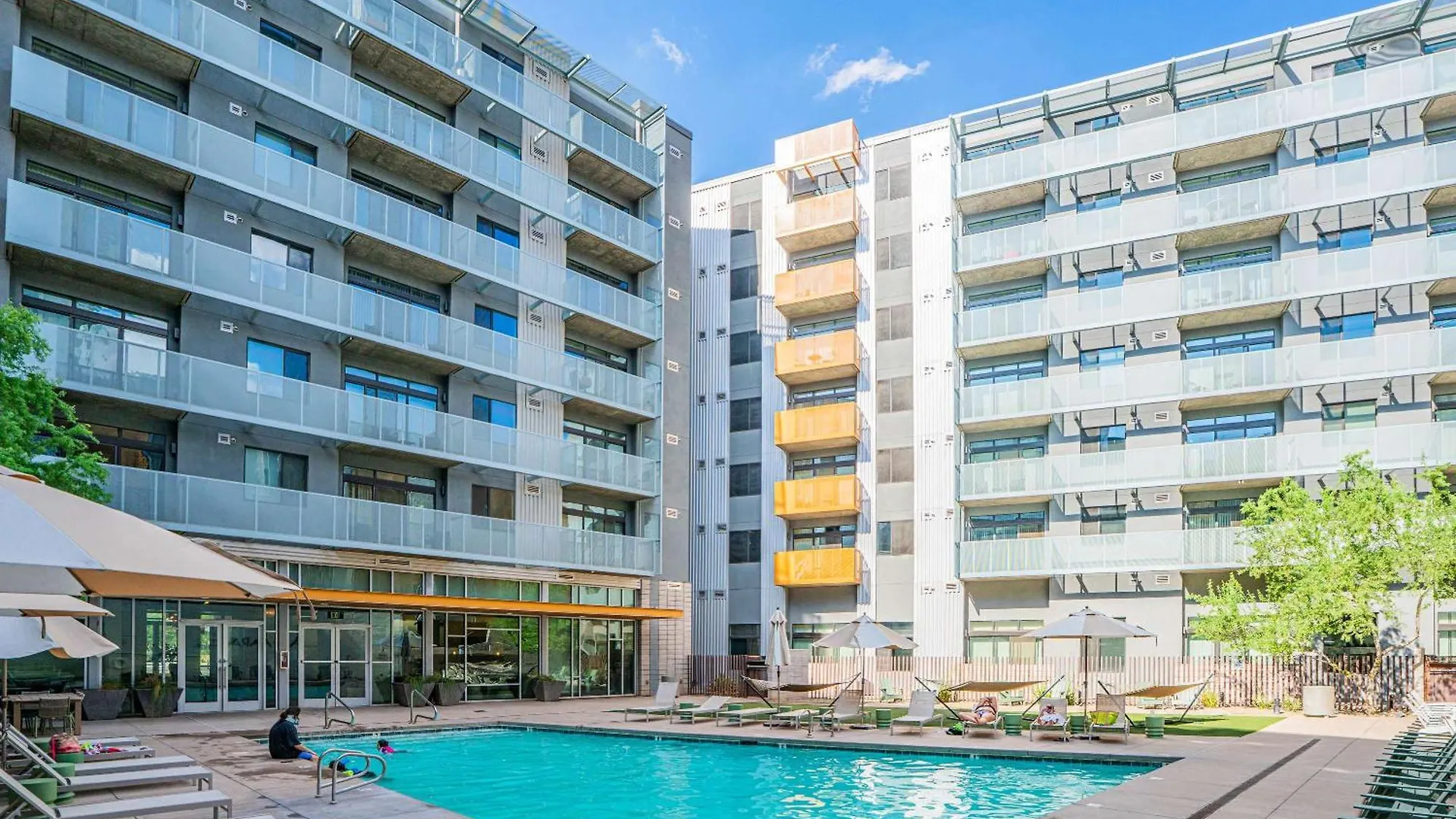 Appartement Modern 2Bd - Cdt - Gym, Pool, Parking - Sleep 8 à Phoenix