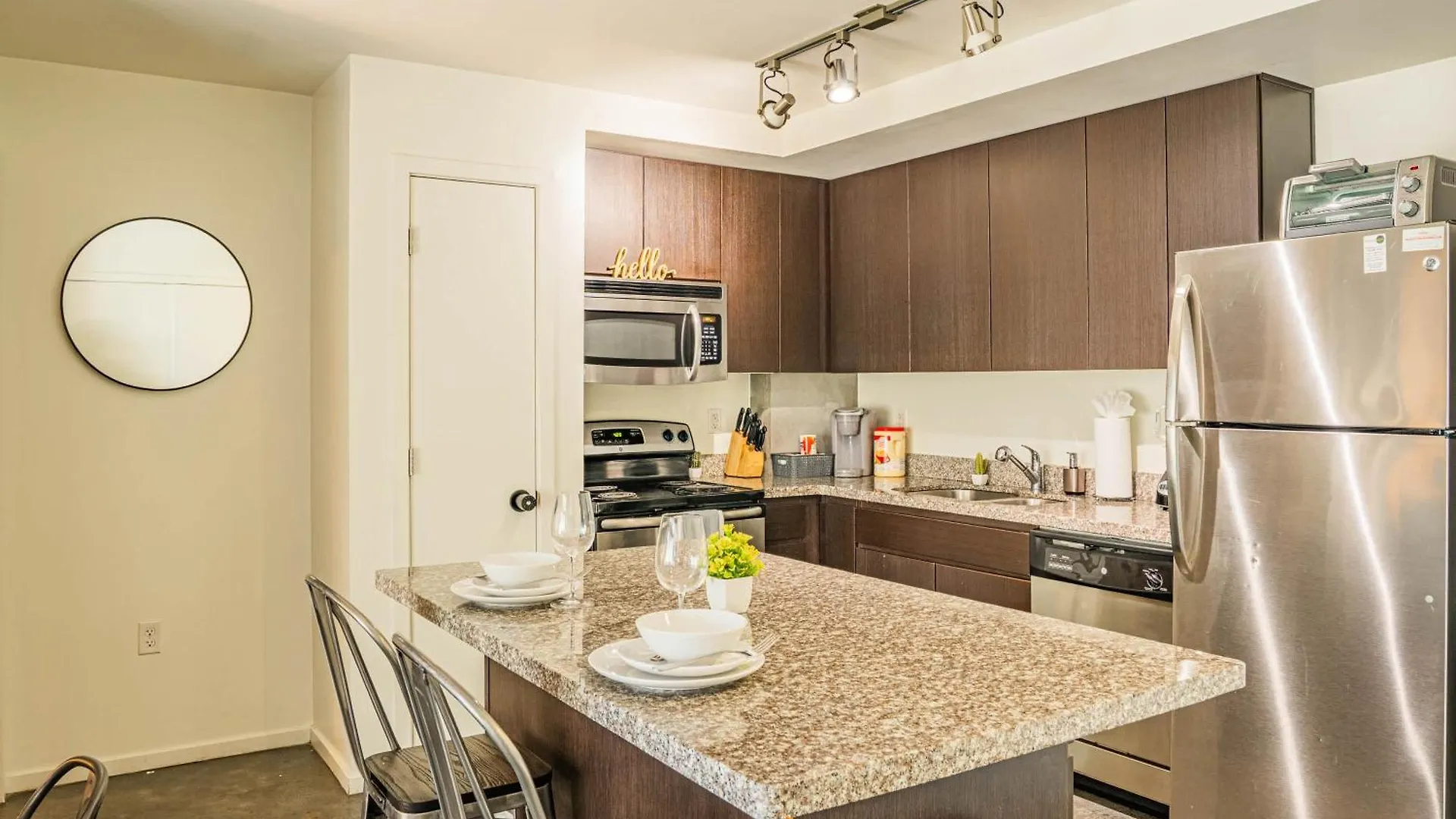 Appartement Modern 2Bd - Cdt - Gym, Pool, Parking - Sleep 8 à Phoenix États-Unis